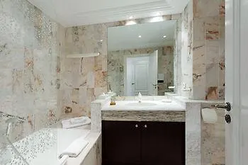 Relais De La Reine 5*
