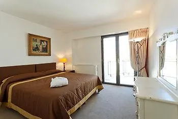 Relais De La Reine Канни